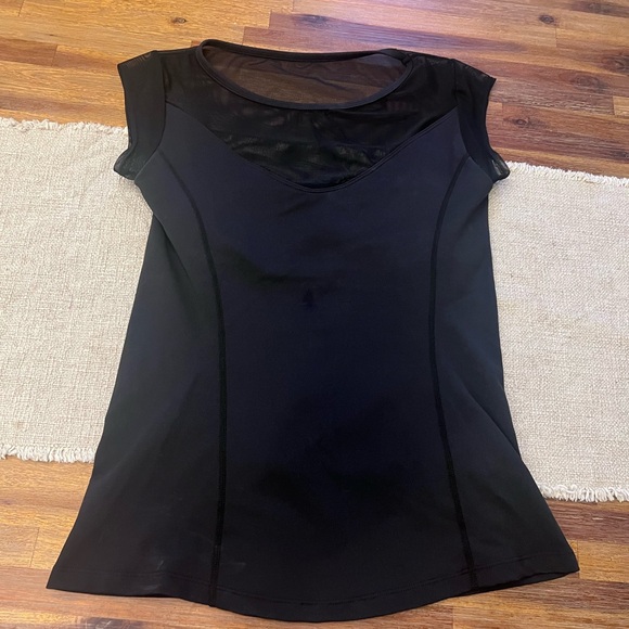 KIRAGRACE CRESCENT MESH YOGA CAP SLEEVE TOP SZ MEDIUM - Picture 3 of 5